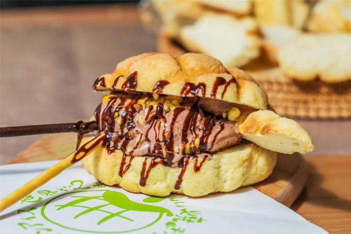 多口味冰激凌菠蘿包展示