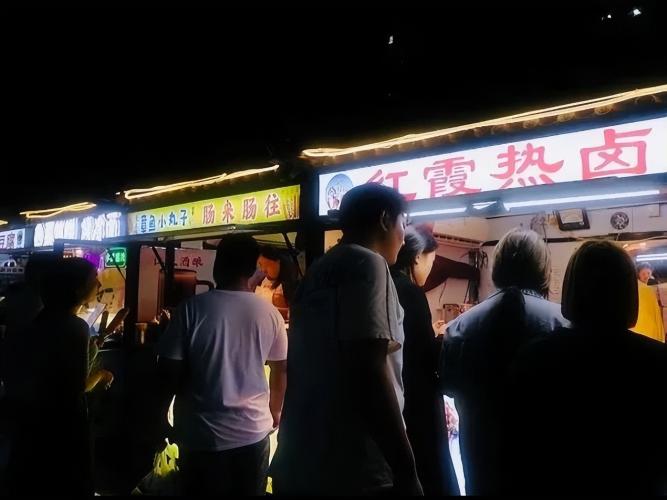 六合夜市美食